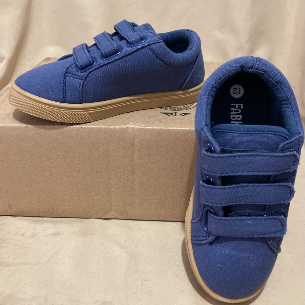 New FabKids Multi-Strap Sneaker Size 12